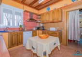 Дом с участком на продажу в городе Beas de Granada Фото