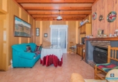 Дом с участком на продажу в городе Beas de Granada Фото