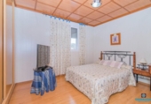 Дом с участком на продажу в городе Beas de Granada Фото
