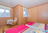 Дом с участком на продажу в городе Beas de Granada Фото