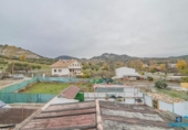 Дом с участком на продажу в городе Beas de Granada Фото