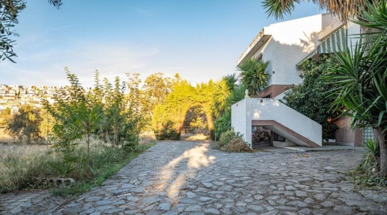 Granada - Huétor Vega - 2690m2