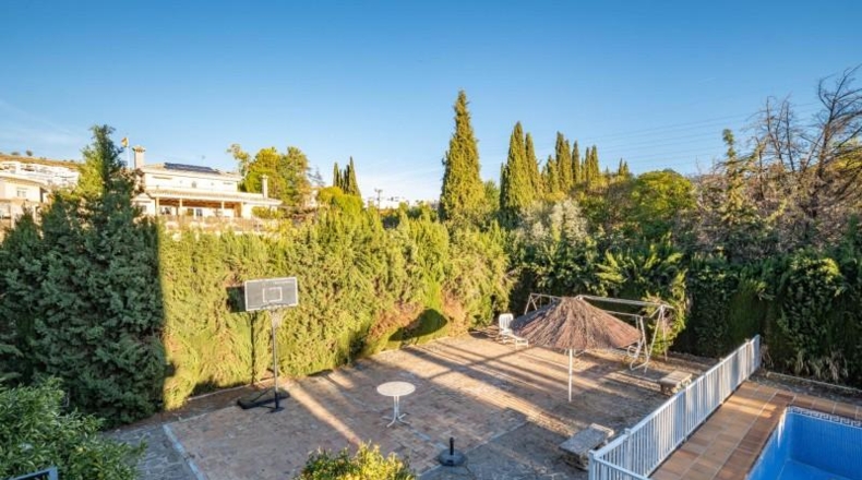 Granada - Huétor Vega - 2690m2