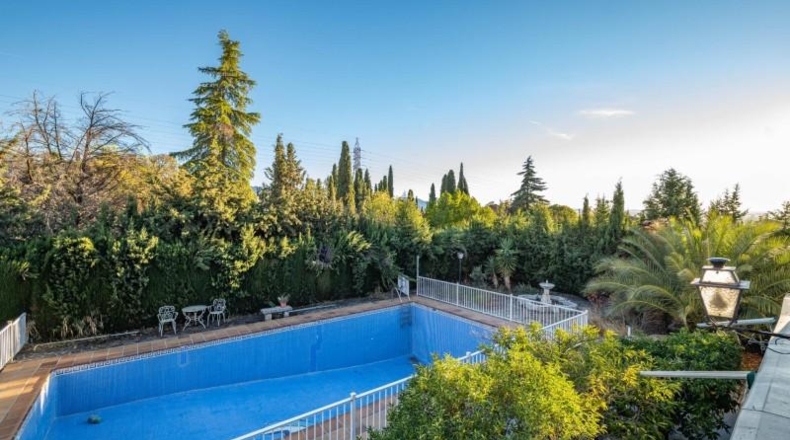 Granada - Huétor Vega - 2690m2