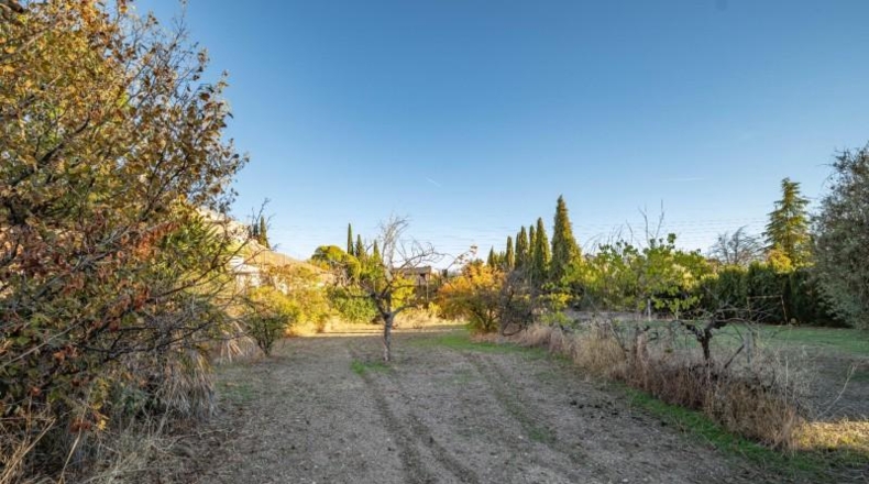 Granada - Huétor Vega - 2690m2