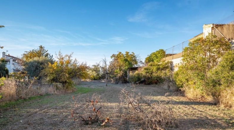Granada - Huétor Vega - 2690m2