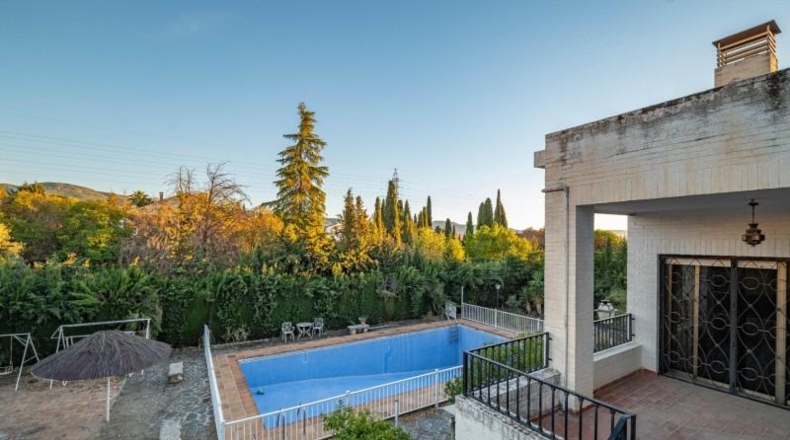 Granada - Huétor Vega - 2690m2