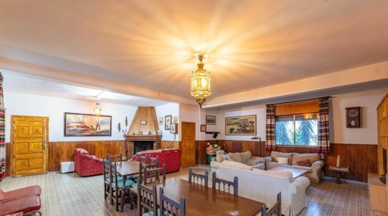 Granada - Huétor Vega - 2690m2