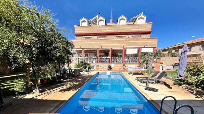 Ciudad Real - Valdepeñas - 951m2