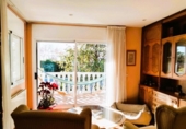 Отдельно стоящий дом с участком на продажу в городе el Vendrell Фото