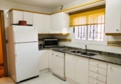 Отдельно стоящий дом с участком на продажу в городе el Vendrell Фото