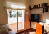 Отдельно стоящий дом с участком на продажу в городе el Vendrell Фото
