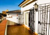 Отдельно стоящий дом с участком на продажу в городе el Vendrell Фото