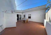 Дом с участком на продажу в городе Ciutadella de Menorca Фото