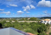 Отдельно стоящий дом с участком на продажу в городе Es Castell Фото