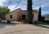 Chalet independiente con terreno en venta en la España, Huéscar, ref: TR402293 foto