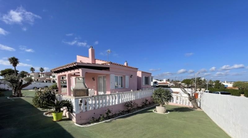 Балеарские острова - Es Castell - 690m2