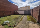 Участок с постройкой на продажу в городе Valencia de Don Juan Фото