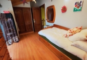 Chalet independiente con terreno en venta en la España, Valverde de la Virgen, ref: TR402621 foto