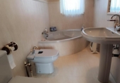 Chalet independiente con terreno en venta en la España, Valverde de la Virgen, ref: TR402621 foto
