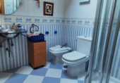 Chalet independiente con terreno en venta en la España, Valverde de la Virgen, ref: TR402621 foto