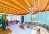 Chalet independiente con terreno en venta en la España, Estepona, ref: TR402752 foto
