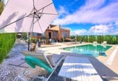 Chalet independiente con terreno en venta en la España, Estepona, ref: TR402752 foto