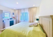 Chalet independiente con terreno en venta en la España, Estepona, ref: TR402752 foto