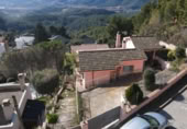 Отдельно стоящий дом с участком на продажу в городе l'Ametlla del Vallès Фото