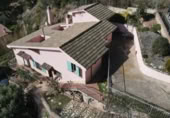 Отдельно стоящий дом с участком на продажу в городе l'Ametlla del Vallès Фото