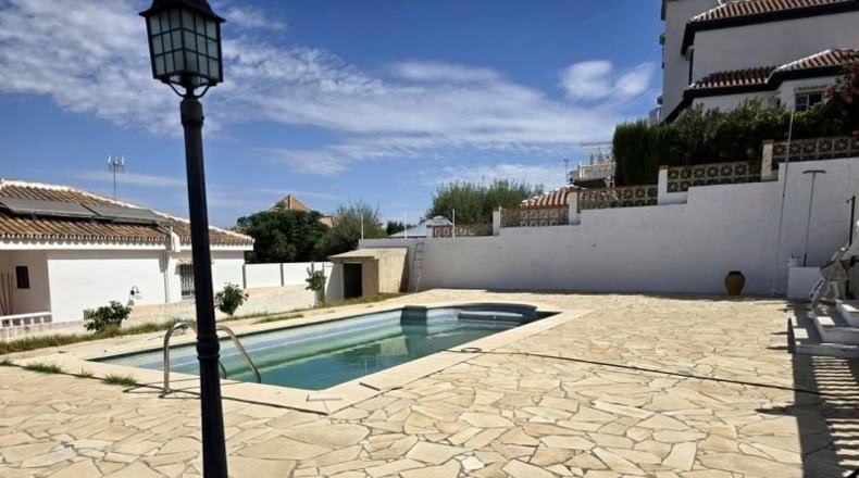 Malaga - Алаурин-де-ла-Торре - 1100m2