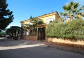 Chalet independiente con terreno en venta en la España, Orihuela, ref: TR403074 foto