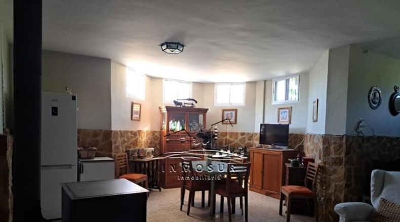 Córdoba - Lucena - 1940m2
