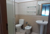 Отдельно стоящий дом с участком на продажу в городе Cervo. Фото
