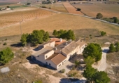 Chalet adosado con terreno en venta en Yecla ref: TR403202 foto