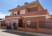 Chalet independiente con terreno en venta en Arroyo de la Encomienda ref: TR405091 foto