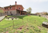 Chalet independiente con terreno en venta en Vitoria ref: TR406227 foto