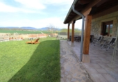 Chalet independiente con terreno en venta en Vitoria ref: TR406227 foto