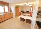 Chalet independiente con terreno en venta en Vitoria ref: TR406227 foto