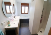 Chalet independiente con terreno en venta en Vitoria ref: TR406227 foto