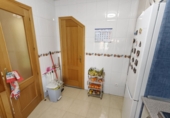 Отдельно стоящий дом с участком на продажу в городе Barcience. Фото