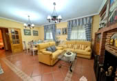 Casa de camp amb terreny en venda a la España, Linares, ref.: TR350746 foto