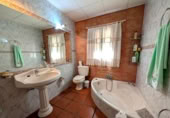 Casa de camp amb terreny en venda a la España, Linares, ref.: TR350746 foto