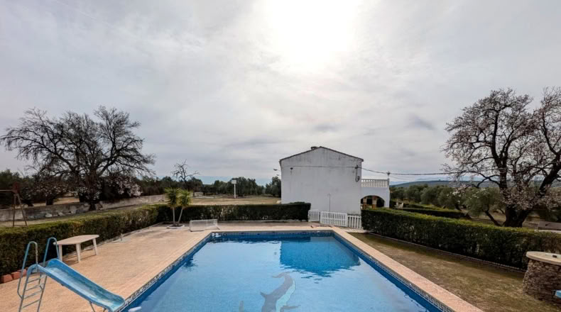 Jaen - Baeza - 9000m2