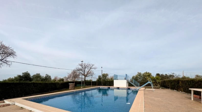 Jaen - Baeza - 9000m2