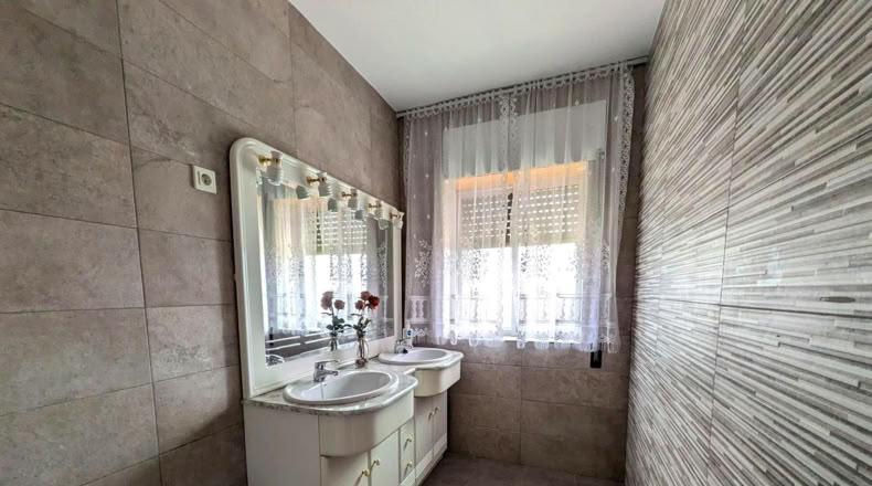 Jaen - Baeza - 9000m2