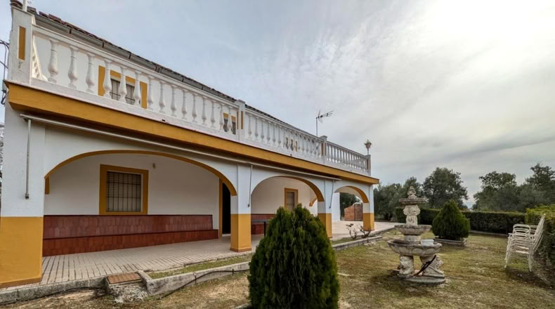 Jaen - Baeza - 9000m2
