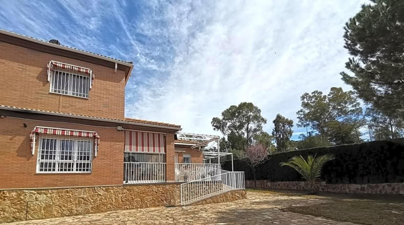 Jaén - Linares - 1008m2