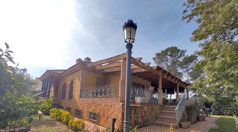 Jaén - Linares - 2010m2