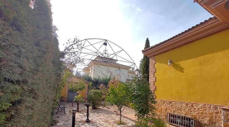 Jaén - Linares - 2010m2